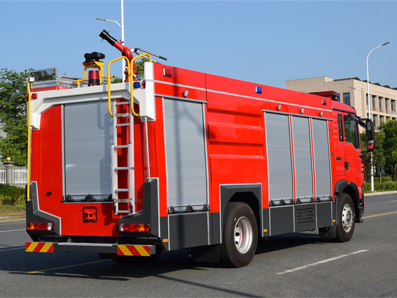 豪沃單橋水罐消防車(chē)（9噸）圖片